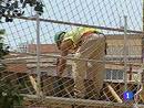 Ir al Video&nbsp;El paro descendi&oacute; en mayo en casi ochenta mil personas en todos los sectores y en las comunidades aut&oacute;nomas