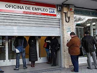 Ver v&iacute;deo  'El paro marca un r&eacute;cord hist&oacute;rico en Espa&ntilde;a con 5,27 millones de desempleados'