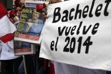 Partidarios de la presidenta de Chile le reclaman que vuelva al Gobierno en 2014.