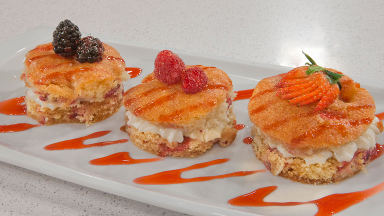 Saber Cocinar - Postres - Pastelillos al pachar&aacute;n y mermelada de cerezas