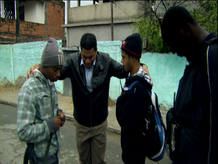 pastor-reza-con-delincuentes pastor-reza-con-delincuentes