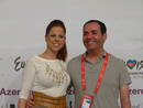 Pastora posa junto a Tony S&aacute;nchez, autor de 