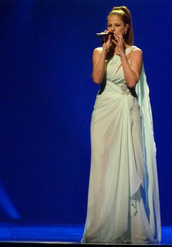 Pastora Soler, espectacular con su diseño de Cañavate,