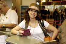 Pastora Soler con su pasaporte y visado, rumbo a Azerbaiyán Pastora Soler con su pasaporte y visado, rumbo a Azerbaiyán