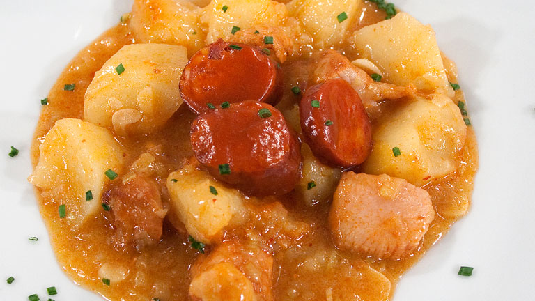 Saber Cocinar - Patatas guisadas con chorizo a la sidra