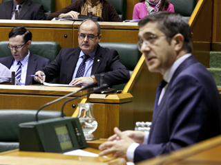 Patxi L�pez descarta una mesa de partidos al margen de la c�mara vasca