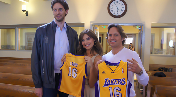 Pau Gasol, junto a Blanca Soto y Guy Ecker, protagonistas de 'Eva Luna'