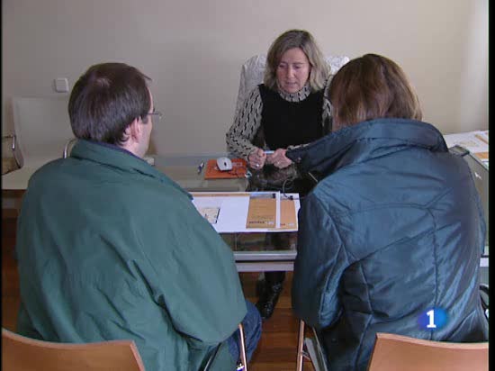 Mes a mes sigue bajando el dinero que pedimos al banco para comprar una casa
