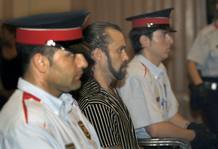 El acusado de matar dos policías en L'Hospitalet del Llobregat (Barcelona), Pedro Jiménez, en el juicio en la Audiencia de Barcelona. El acusado de matar dos policías en L'Hospitalet del Llobregat (Barcelona), Pedro Jiménez, en el juicio en la Audiencia de Barcelona.