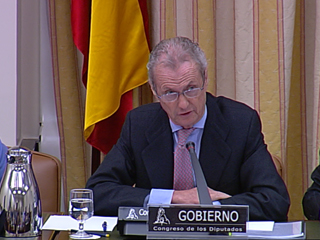 Pedro Moren�s quiere mantener la eficacia de las Fuerzas Armadas con menos dinero