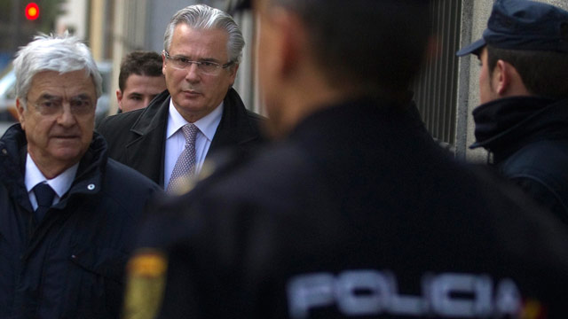 El querellante contra Garz&oacute;n niega que represente al PP