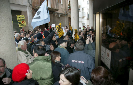 Yebra, en Guadalajara, y Asc&oacute;, en Tarragona, se ofrecen para acoger el cementerio nuclear