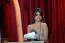 Pen&eacute;lope Cruz hablando tras recibir el premio Goya a la mejor actriz.