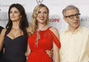 Pen&eacute;lope Cruz junto a Scarlett Johansson y Woody Allen en el estrano de 