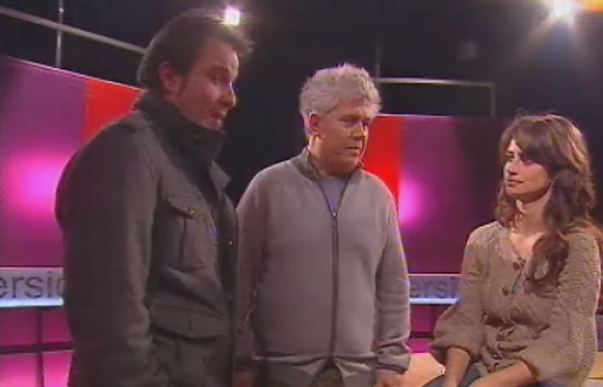 Pen&eacute;lope Cruz y Pedro Almod&oacute;var participan en 'Versi&oacute;n espa&ntilde;ola' de TVE