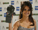 Pen&eacute;lope Cruz posa tras recibir el premio Goya a la mejor actriz protagonista por 