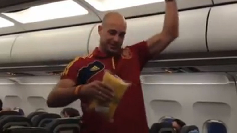 Pepe Reina ya dirige la celebraci&oacute;n de 