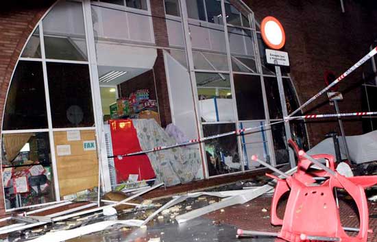 Un peque�o tornado causa destrozos en M�laga y Estepona
