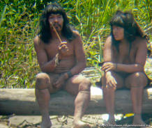 Los indígenas mascho-piros viven en la selva peruana Los indígenas mascho-piros viven en la selva peruana