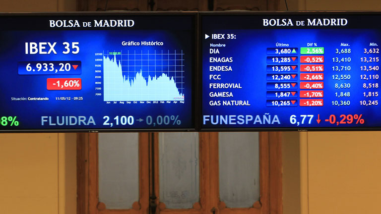 El Ibex-35 reacciona con p&eacute;rdidas a la reforma financiera del Gobierno