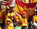 Peregrinos espa&ntilde;oles se congregan en Cibeles a la espera de la llegada de Benedicto XVI