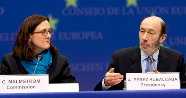 Pérez Rubalcaba junto a la comisaria de Interior, Cecilia Malmström, durante el Consejo de Interior Pérez Rubalcaba junto a la comisaria de Interior, Cecilia Malmström, durante el Consejo de Interior