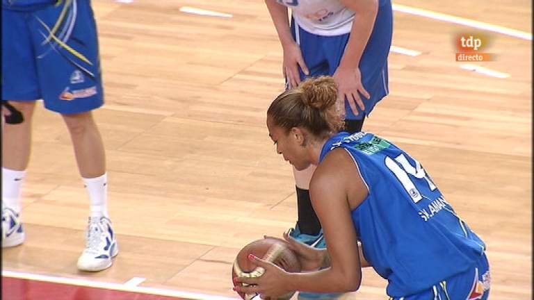Baloncesto femenino - 2&ordm; partido play off - Perfumer&iacute;a Avenida-Ros Casares