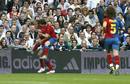 Pero el Bar&ccedil;a ha reaccionado pronto y Thierry Henry ha conseguido empatar el partido.
