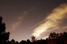 Una instant&aacute;nea de la lluvia de Perseidas en Guadarrama, Madrid, en agosto de 2010