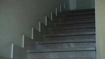 Ir al Video&nbsp;Personas con movilidad reducida contin&uacute;an con las barreras arquitect&oacute;nicas de sus vecinos