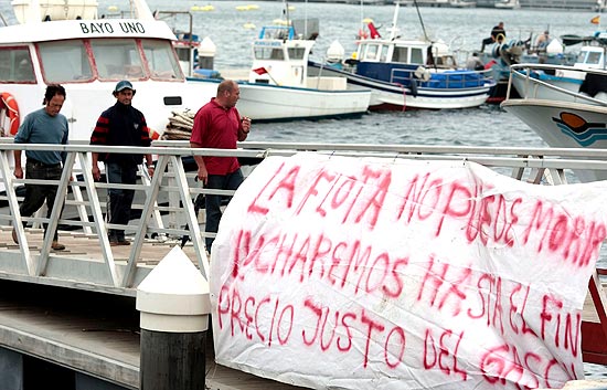  Los paros contin&uacute;an entre los pescadores