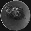 Primer autorretrato de Curiosity, tomado en baja resoluci&oacute;n por sus c&aacute;maras de navegaci&oacute;n