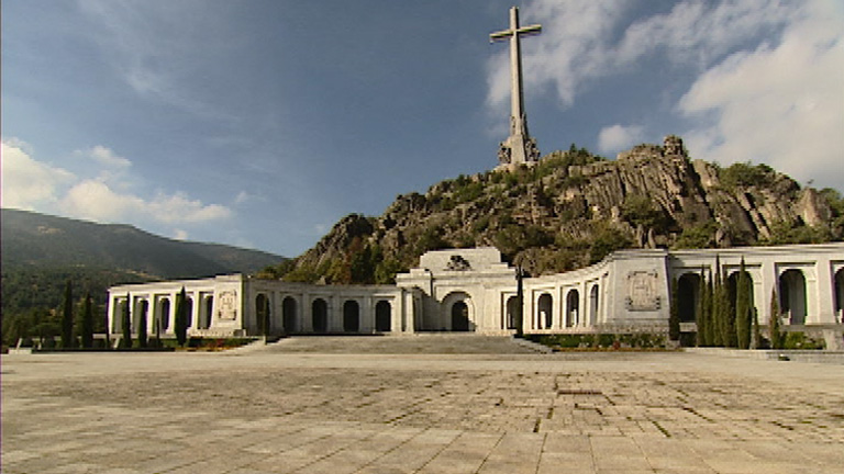La comisi&oacute;n de expertos ha propuesto trasladar los restos de Franco