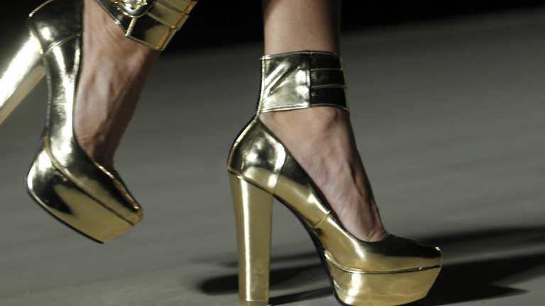 Elegir un zapato adecuado es la &uacute;nica forma de evitar las ampollas, las grietas y las rozaduras de verano