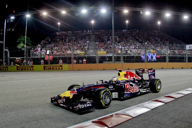 El piloto alemán de Fórmula 1, Sebastian Vettel, de Red Bull, ganador en el circuito de Marina Bay del Gran Premio de Singapur. El piloto alemán de Fórmula 1, Sebastian Vettel, de Red Bull, ganador en el circuito de Marina Bay del Gran Premio de Singapur.