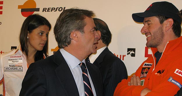 El piloto espa&ntilde;ol Carlos Sainz estuvo con Marc Coma y Laia Sanz hablando del Dakar 2011 y otros temas deportivos.