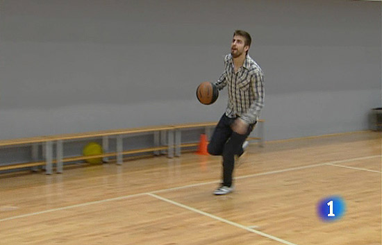 Piqu&eacute;, Busquets e Iniesta se pasan al basket