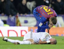 Piqu&eacute; recrimina a Pepe.