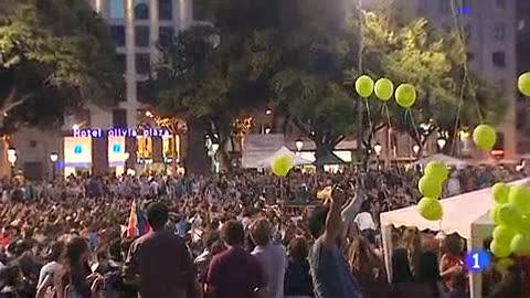 Ver v&iacute;deo  'En Plaza de Catalu&ntilde;a, Barcelona, los indignados han permanecido toda la madrugada'