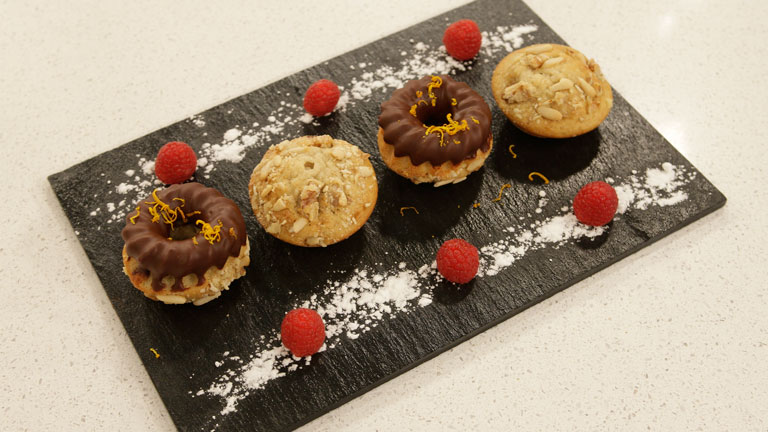 Saber cocinar - Truco - Plum-cake de pl&aacute;tano, pi&ntilde;ones y nueces