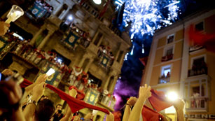 Ver v&iacute;deo  'El 'Pobre de m&iacute;' clausura los sanfermines 2012'