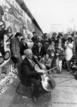 Pocos d&iacute;as despu&eacute;s de la ca&iacute;da del Muro, el compositor ruso Mstislav Rostropovich se acerc&oacute; al 