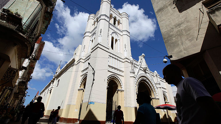 Pol&eacute;mico encierro de disidentes en una iglesia de La Habana