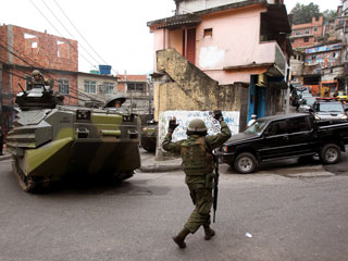 La polic�a de Brasil toma el control en las favela de la Rocinha