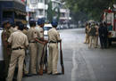 La polic&iacute;a india toma posiciones en las puertas de un centro jud&iacute;o en Bombai