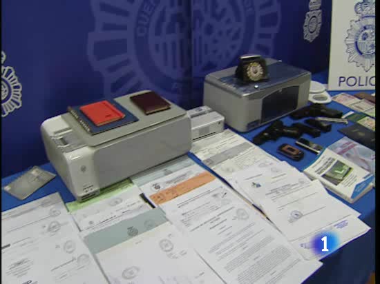 La polic�a investiga una red dedicada a formalizar matrimonios de conveniencia entre espa�oles y colombianos