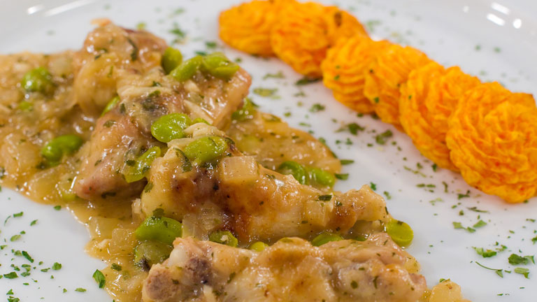 Saber Cocinar - Pollo a las finas hierbas con pur&eacute; de zanahoria