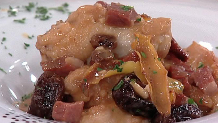Saber cocinar - Pollo al vino blanco con ensalada de fresones y pipas (08/03/2012)