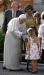 El papa bendice a las infantas Leonor y Sof&iacute;a