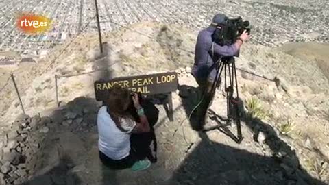 Ver v&iacute;deo  'En Portada - As&iacute; se hizo "Prohibido El Paso"'